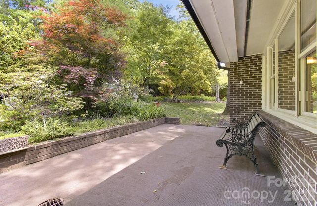 20 Reed Road, Asheville, NC 28805