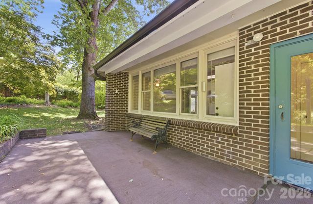 20 Reed Road, Asheville, NC 28805