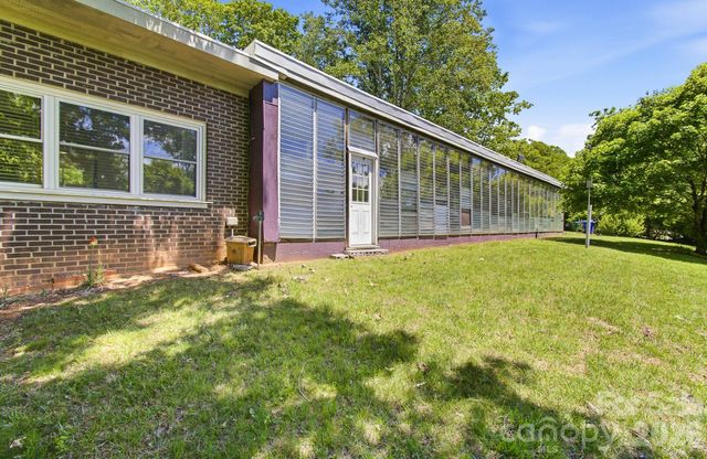 20 Reed Road, Asheville, NC 28805