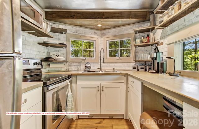 20 Reed Road, Asheville, NC 28805