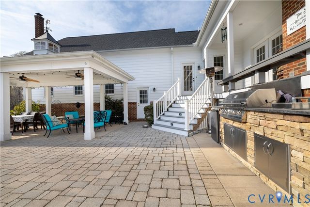 8295 Corbin Braxton Ln, Mechanicsville, VA 23111