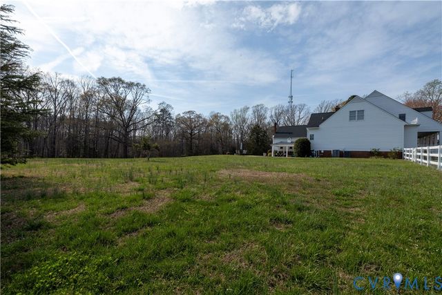 8295 Corbin Braxton Ln, Mechanicsville, VA 23111