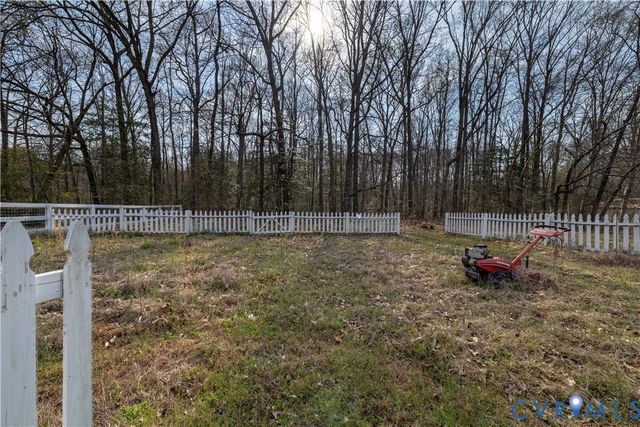 8295 Corbin Braxton Ln, Mechanicsville, VA 23111