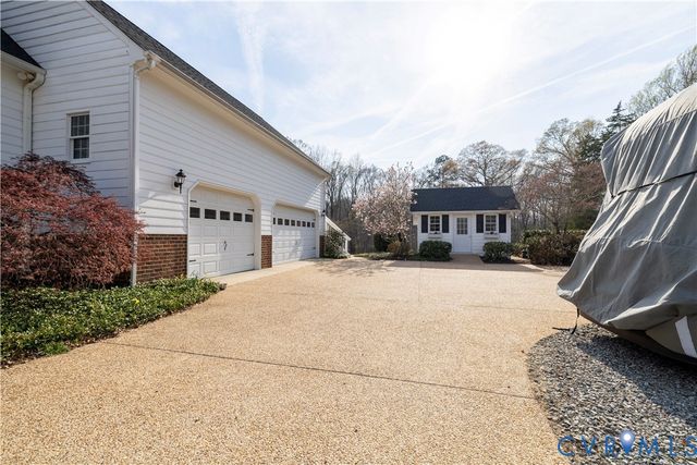 8295 Corbin Braxton Ln, Mechanicsville, VA 23111