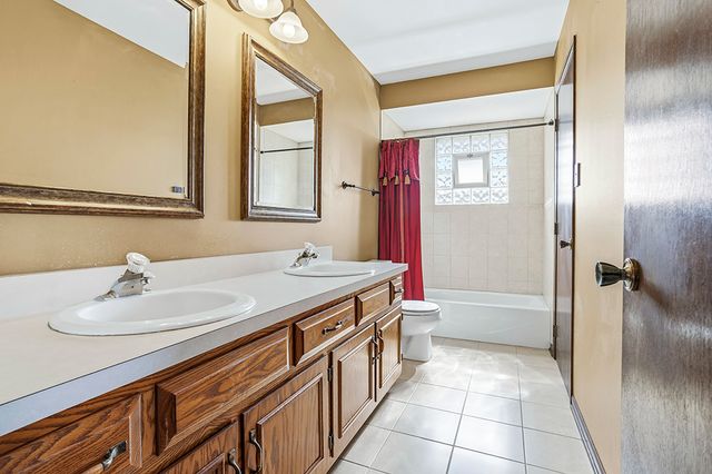 14843 Anne Court, Oak Forest, IL 60452