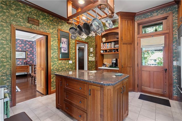 405 W Washington Blvd., Grove City Boro, PA 16127