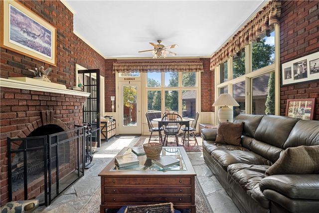 405 W Washington Blvd., Grove City Boro, PA 16127