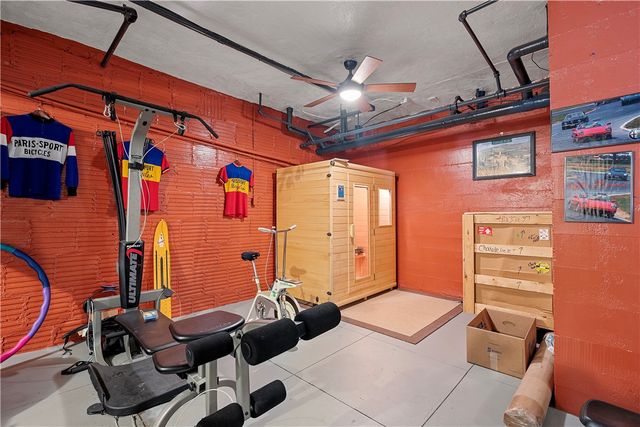 405 W Washington Blvd., Grove City Boro, PA 16127