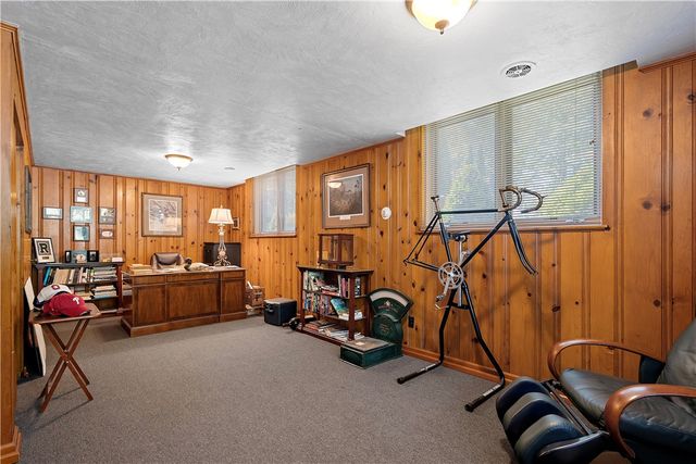 405 W Washington Blvd., Grove City Boro, PA 16127