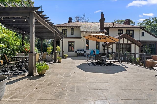 405 W Washington Blvd., Grove City Boro, PA 16127