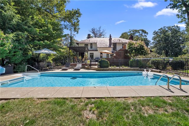 405 W Washington Blvd., Grove City Boro, PA 16127