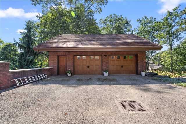 405 W Washington Blvd., Grove City Boro, PA 16127