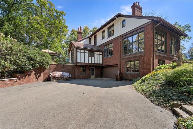 405 W Washington Blvd., Grove City Boro, PA 16127