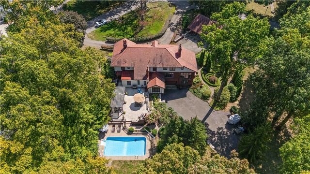 405 W Washington Blvd., Grove City Boro, PA 16127