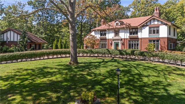 405 W Washington Blvd., Grove City Boro, PA 16127