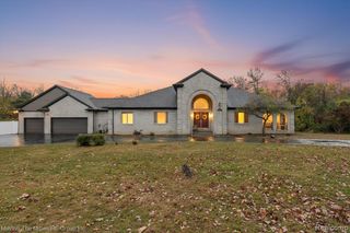 21707 Lilac Lane, Southfield, MI 48033