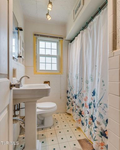 7175 Reedy Creek Road, Bristol, VA 24202