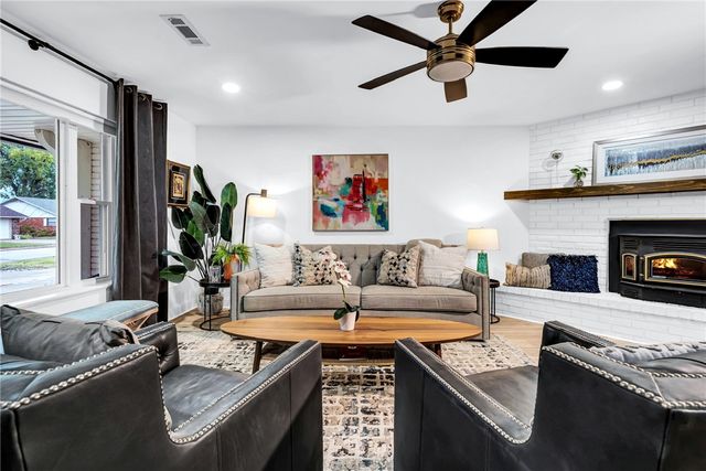 1605 SE P Street, Bentonville, AR 72712