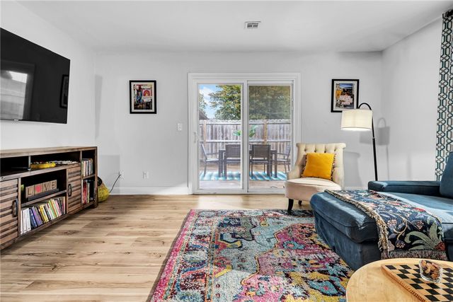 1605 SE P Street, Bentonville, AR 72712
