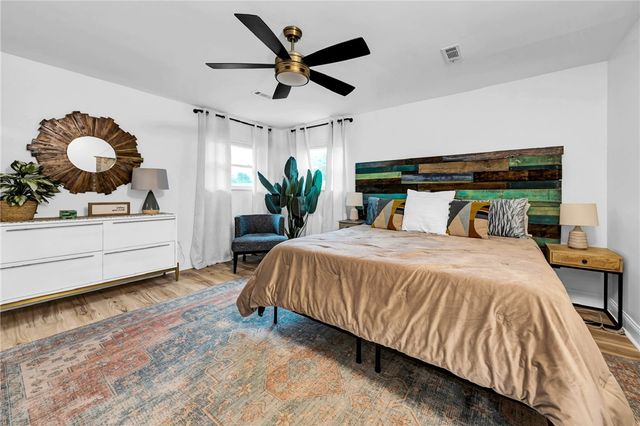 1605 SE P Street, Bentonville, AR 72712
