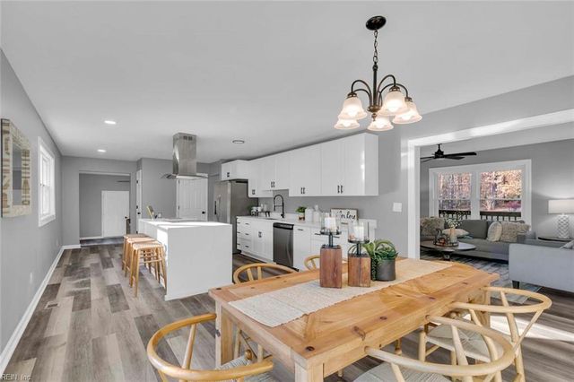 10183 Bumpy RD, Gloucester, VA 23061