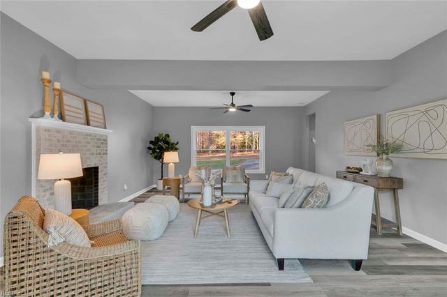 10183 Bumpy RD, Gloucester, VA 23061