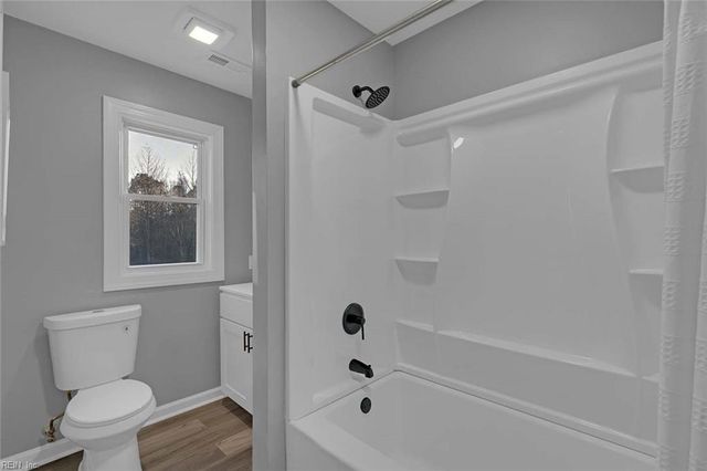 10183 Bumpy RD, Gloucester, VA 23061