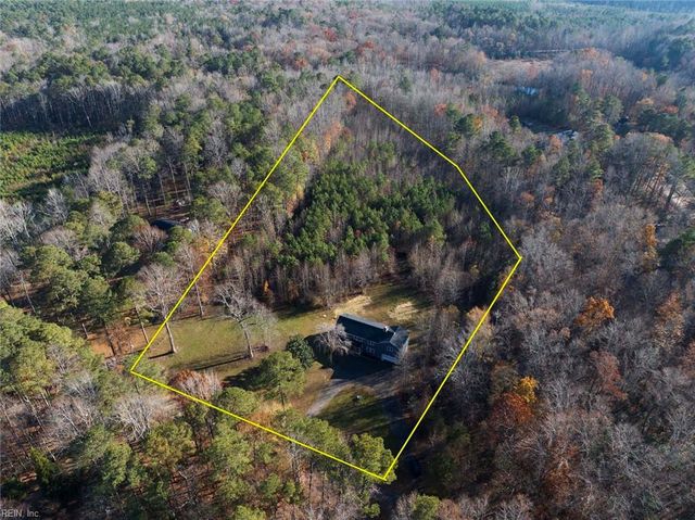 10183 Bumpy RD, Gloucester, VA 23061