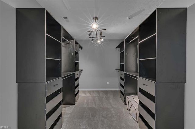 10183 Bumpy RD, Gloucester, VA 23061