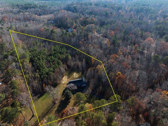 10183 Bumpy RD, Gloucester, VA 23061