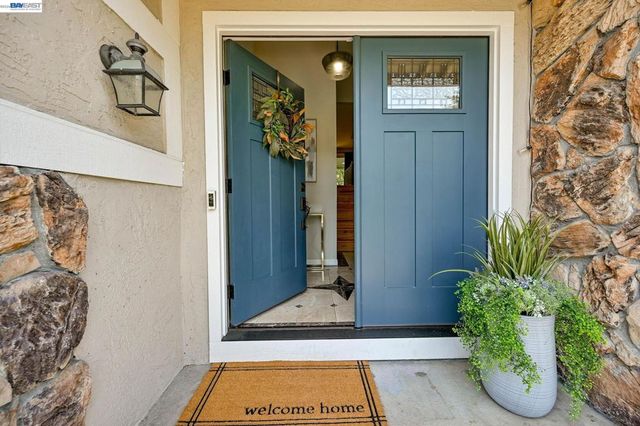 135 Saint Germain Lane, Pleasant Hill, CA 94523