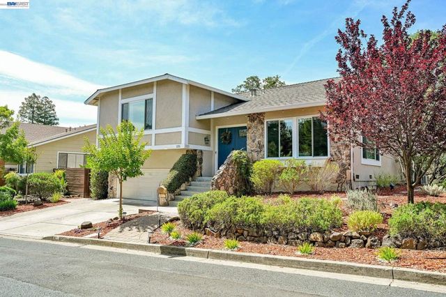 135 Saint Germain Lane, Pleasant Hill, CA 94523