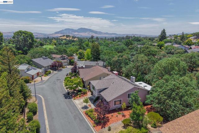 135 Saint Germain Lane, Pleasant Hill, CA 94523