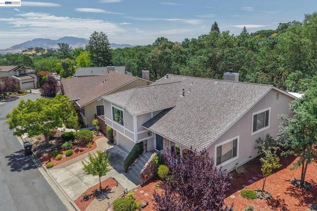 135 Saint Germain Lane, Pleasant Hill, CA 94523