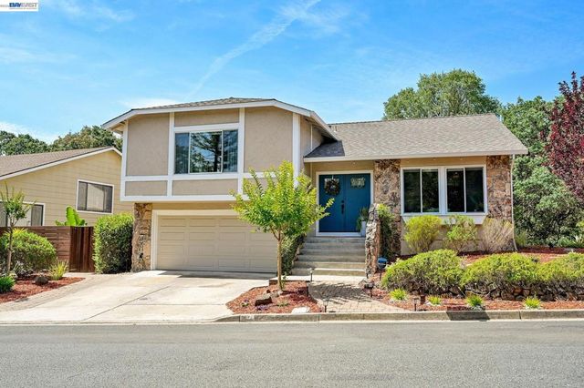 135 Saint Germain Lane, Pleasant Hill, CA 94523