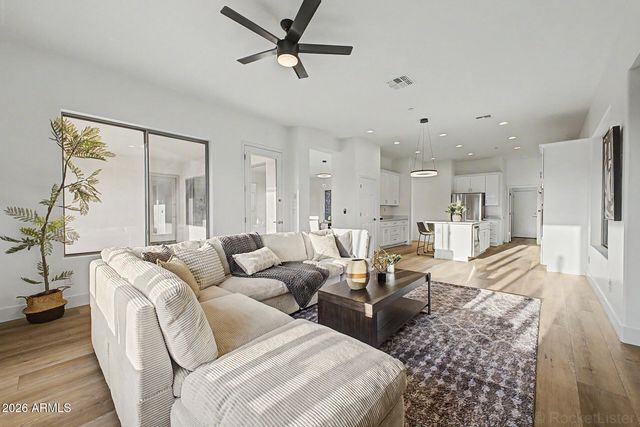 40818 N LYTHAM Court, Phoenix, AZ 85086