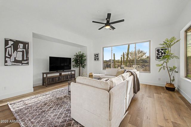 40818 N LYTHAM Court, Phoenix, AZ 85086