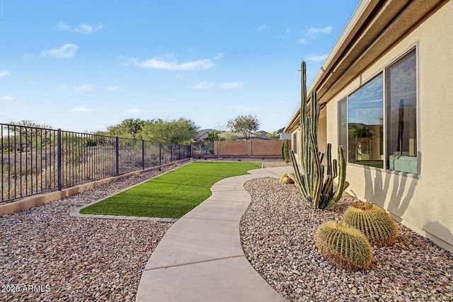 40818 N LYTHAM Court, Phoenix, AZ 85086