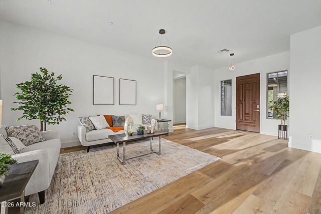 40818 N LYTHAM Court, Phoenix, AZ 85086