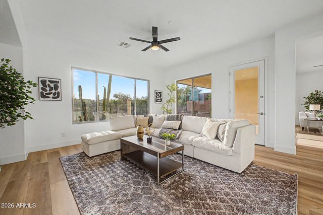 40818 N LYTHAM Court, Phoenix, AZ 85086