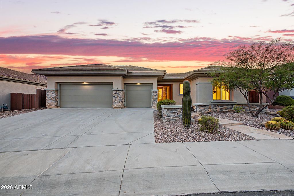 40818 N LYTHAM Court, Phoenix, AZ 85086