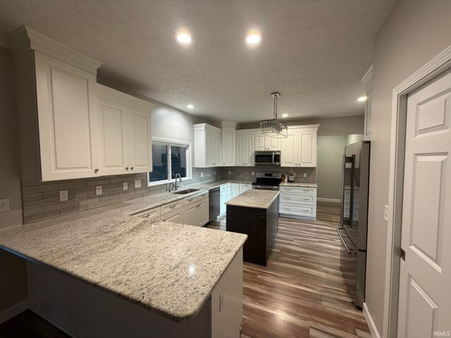 9658 S 1000 E Road, Clarks Hill, IN 47930