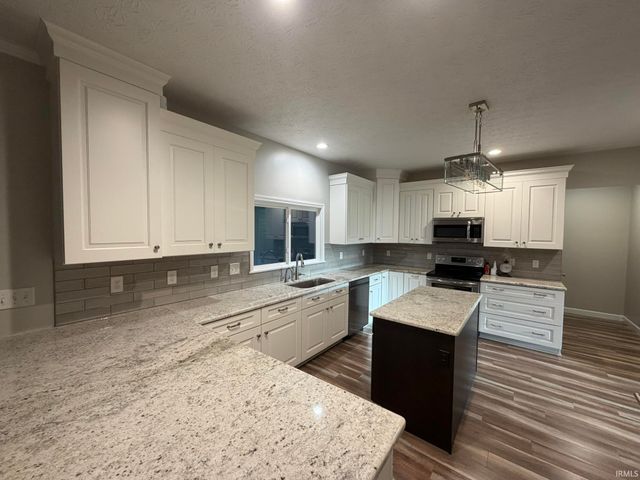 9658 S 1000 E Road, Clarks Hill, IN 47930