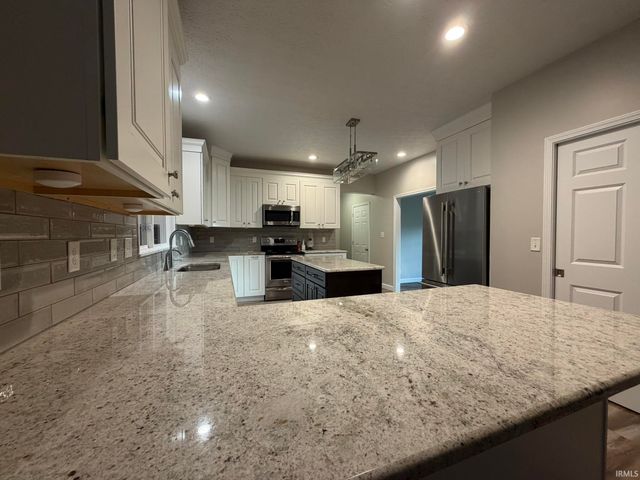 9658 S 1000 E Road, Clarks Hill, IN 47930