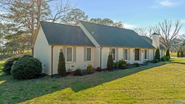 1212 Big Wills Drive NW, Fort Payne, AL 35967