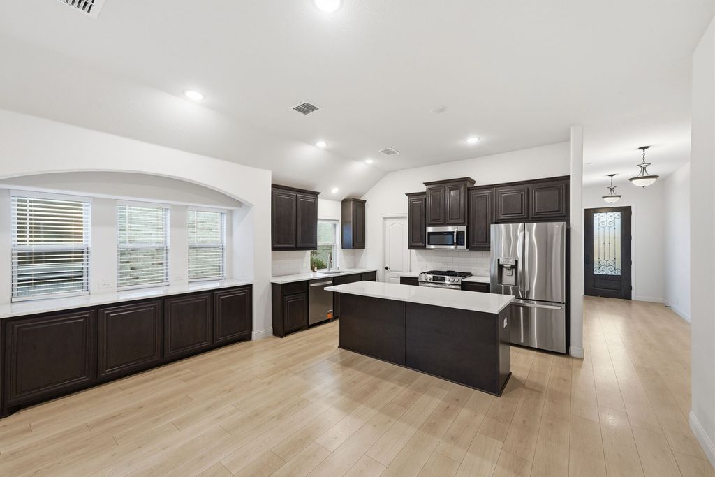 7428 Wispy Willow Lane, Little Elm, TX 76227 — photo 5