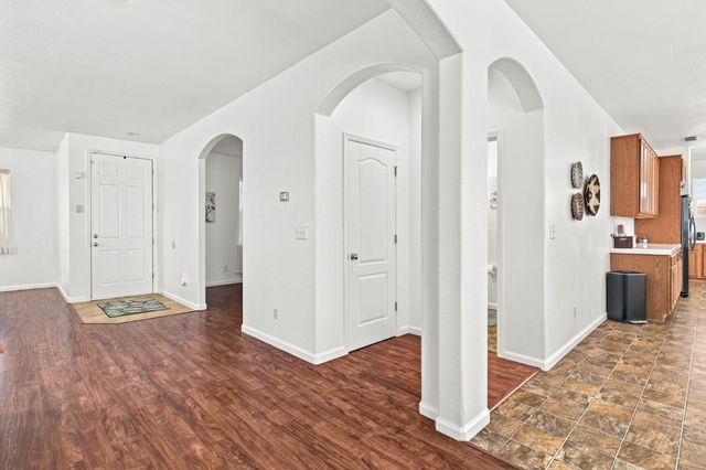 17990 Hidden Well Ln, Lathrop, CA 95330