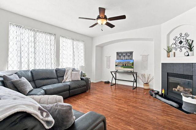 17990 Hidden Well Ln, Lathrop, CA 95330