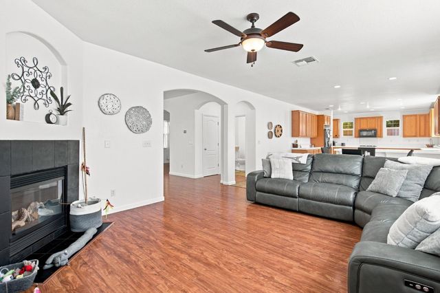 17990 Hidden Well Ln, Lathrop, CA 95330