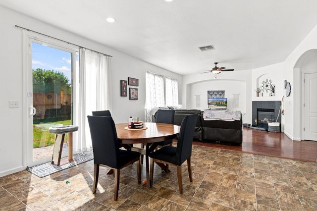 17990 Hidden Well Ln, Lathrop, CA 95330